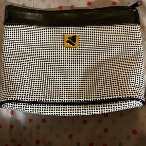 Black/white makeup mini bag